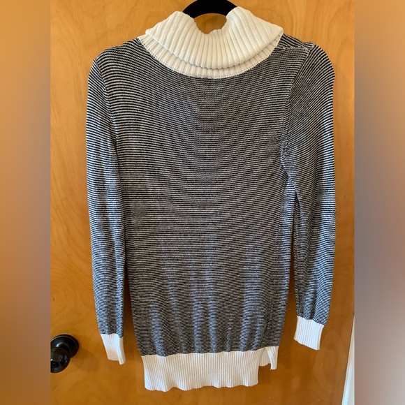 Chic Striped Sweater with Cowl Neck - Picture 3 of 4